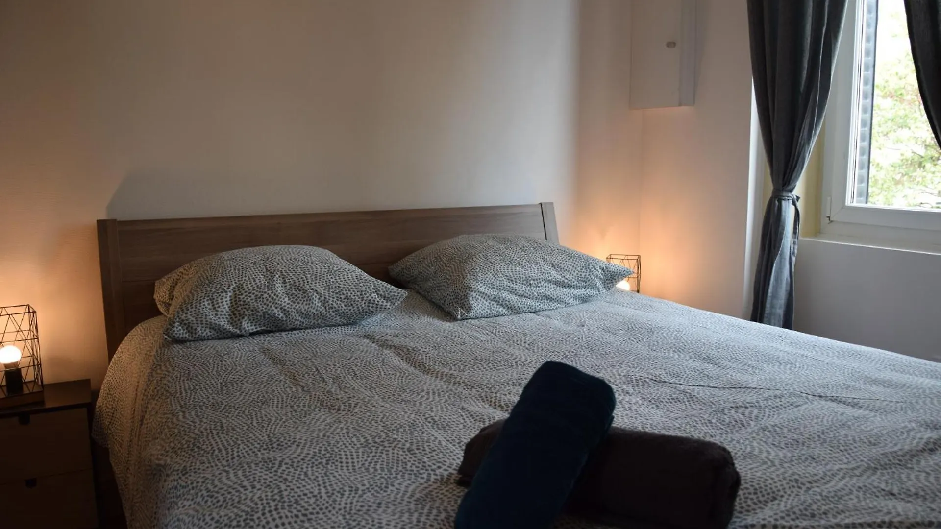 Elegant T2 A Bron, Tramway A 2Min, Box Parking, 4Personnes Apartment  Bron