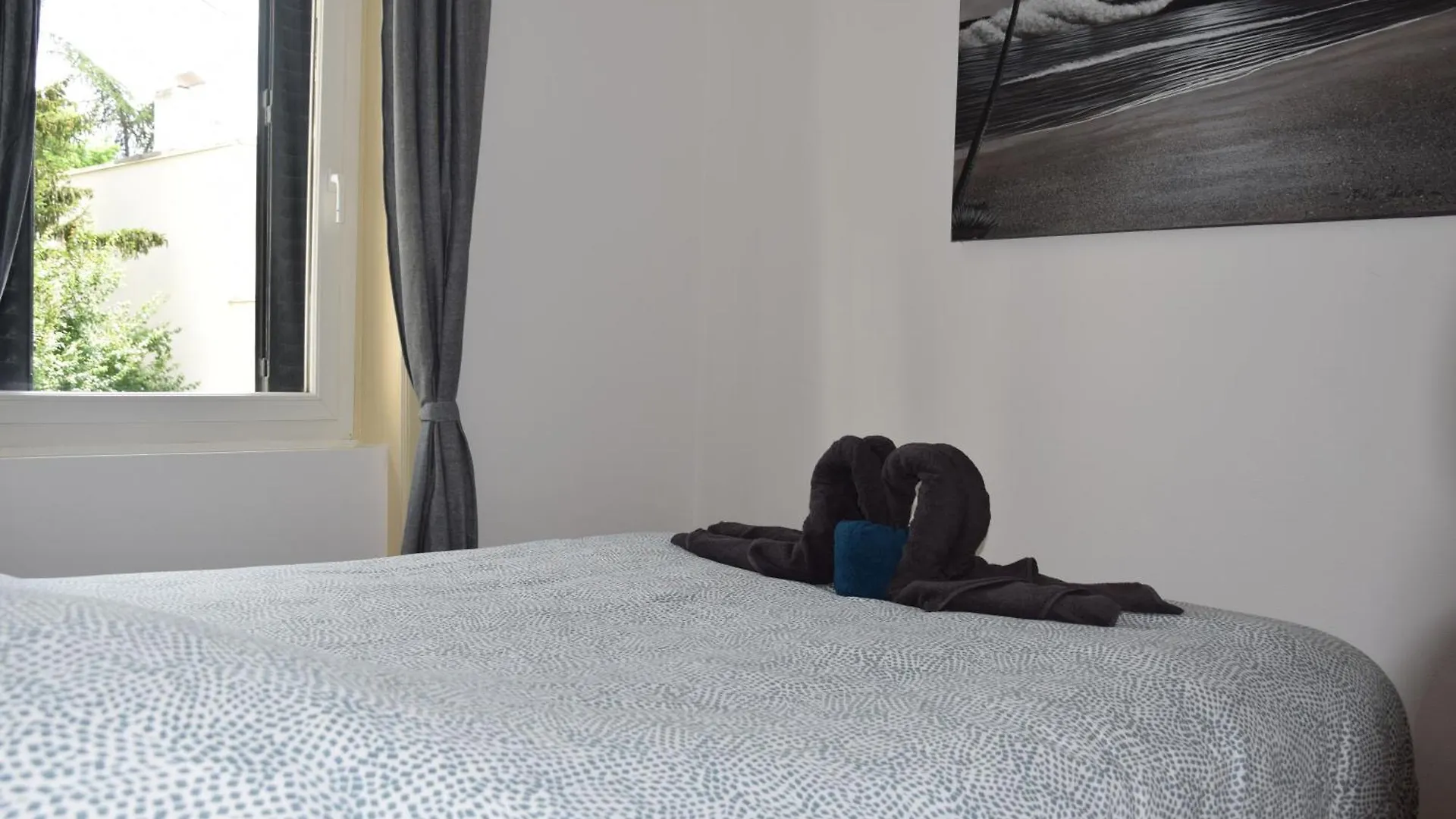 Elegant T2 A Bron, Tramway A 2Min, Box Parking, 4Personnes Apartment